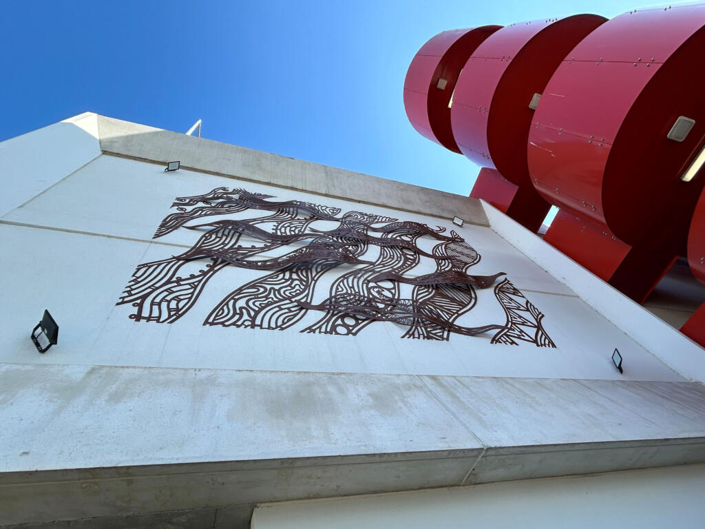 Murrenda, by Mandy Nicholson; Commissioned by the Level Crossing Removal Project with ADA Consulting for Berwick Station, is a celebration of First Nation perspectives of time, rooted in the observation of natural cycles and patterns; artwork fabricated by Lump Sculpture Studio