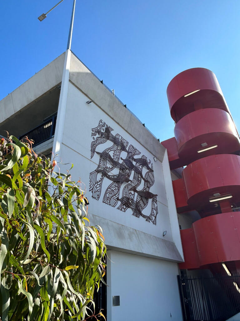 Murrenda, by Mandy Nicholson; Commissioned by the Level Crossing Removal Project with ADA Consulting for Berwick Station, is a celebration of First Nation perspectives of time, rooted in the observation of natural cycles and patterns; artwork fabricated by Lump Sculpture Studio